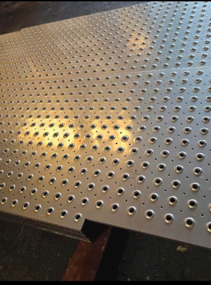 Lưới kẽm dày lỗ 4 ly 